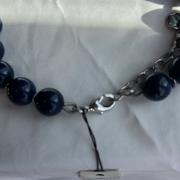 Talbots Resin Navy Blue Necklace 18.5 inches NWOT - Picture 5 of 6